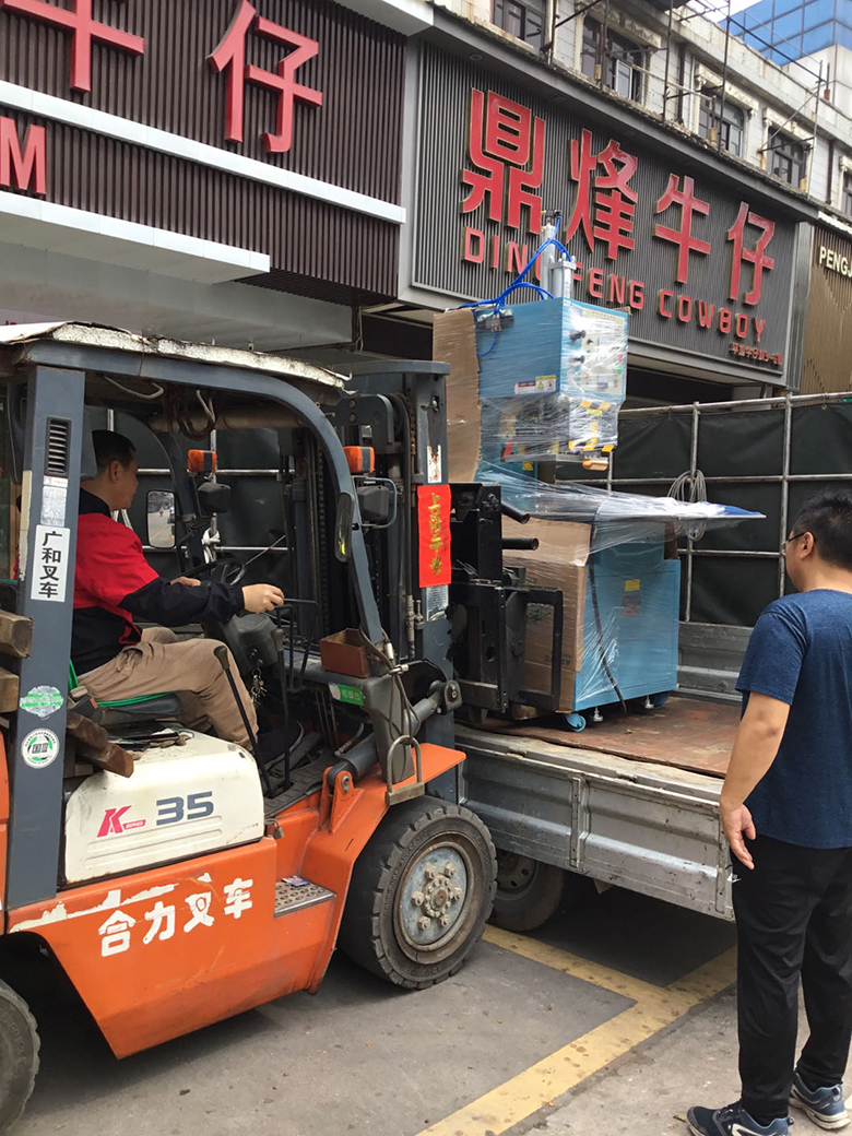 單頭轉(zhuǎn)盤式高周波機(jī)送貨圖