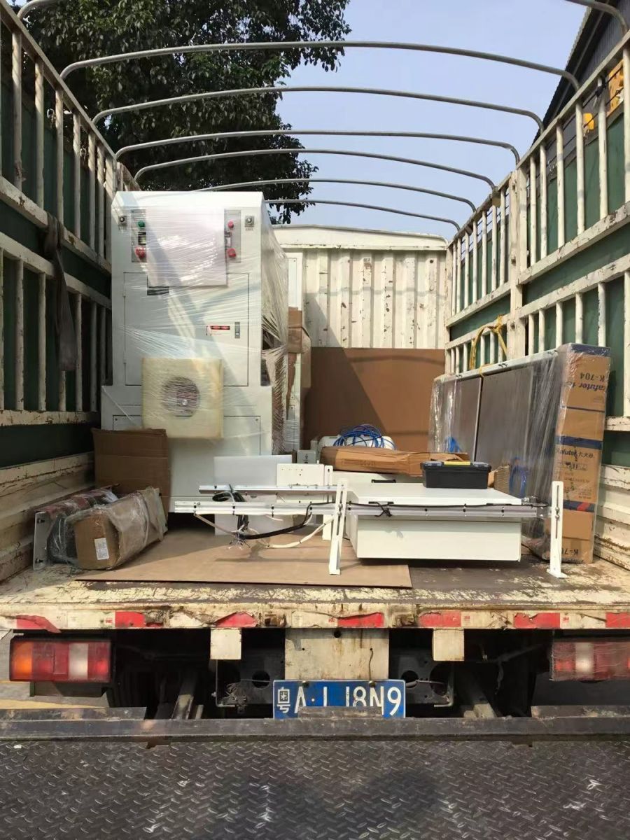 PVC坐墊高周波機(jī)送貨圖